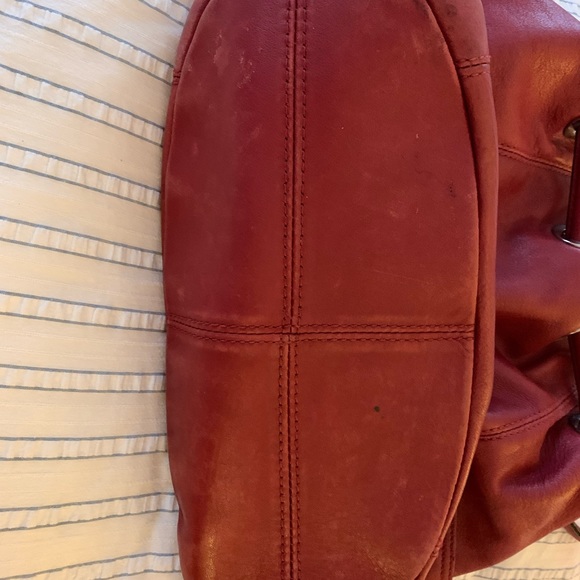Tignanello leather hobo bag. - Picture 5 of 5